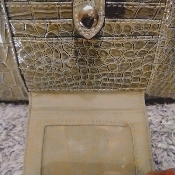 Green Embossed Crocodile Mini Purse - Picture 2 of 5